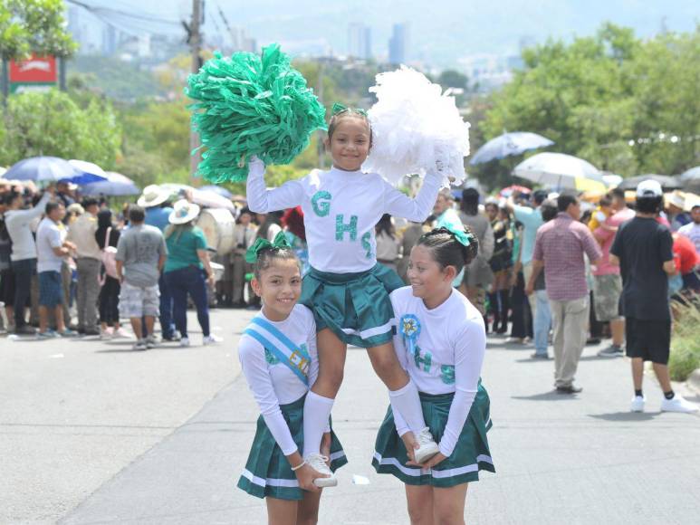 Así resaltaron las palillonas y pomponeras de primaria en las fiestas de independencia 2023