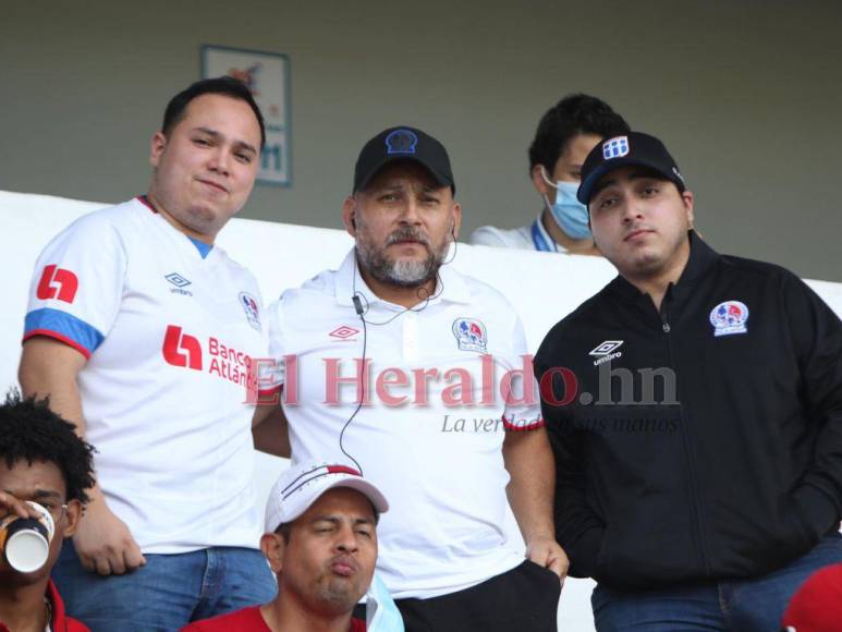 Ambientazo y pasión merengue: Así se vive el Olimpia vs Real España en las gradas del Nacional