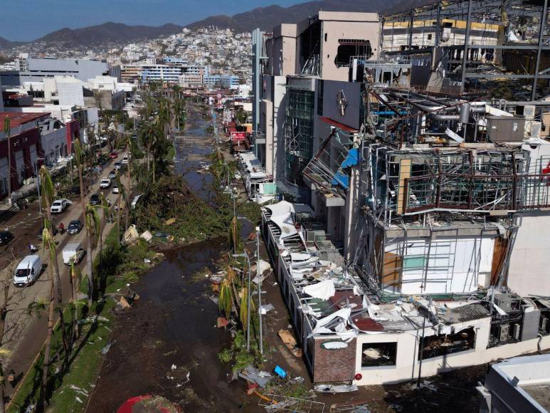 Desolación y caos: Acapulco tras el paso destructivo de Otis