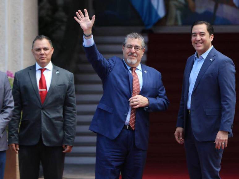 ¿En qué concluyó la visita del presidente electo de Guatemala a Honduras?