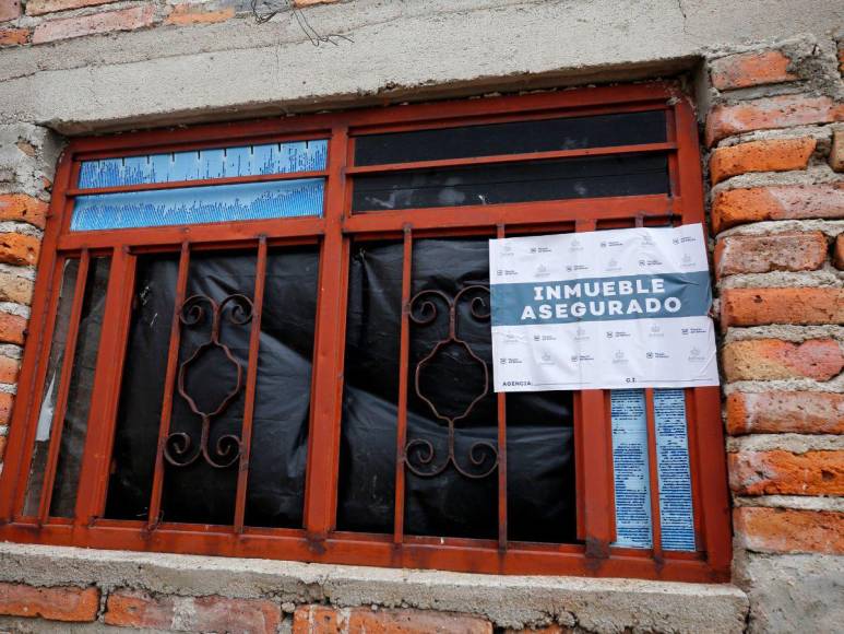 Manos marcadas en la pared: así es la casa donde habrían matado a cinco jóvenes desaparecidos en Jalisco