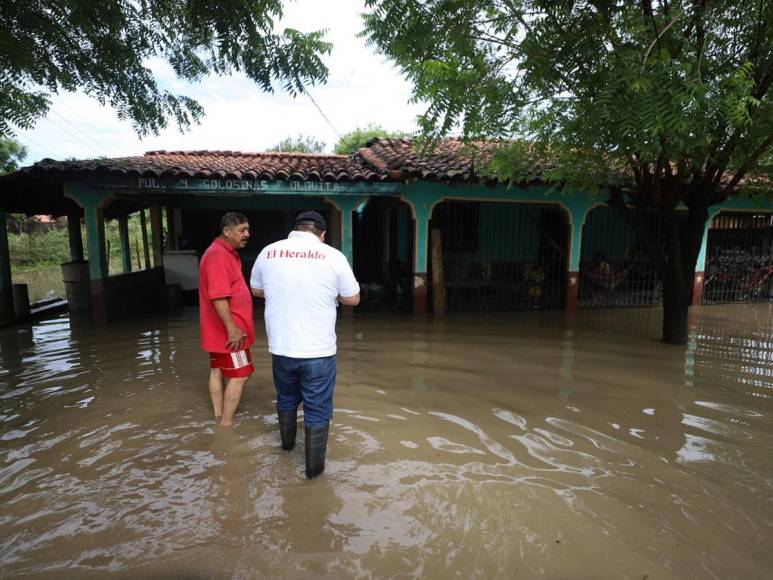 Rodeados de agua permanecen pobladores de Valle, tras paso de Pilar