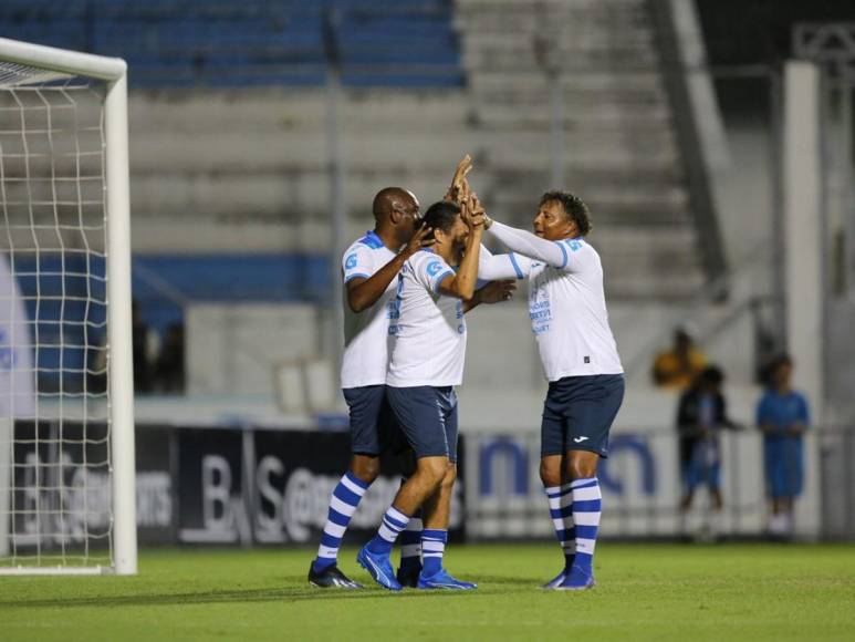 “Como en los viejos tiempos”: risas, camaradería y fútbol, la emotiva despedida de Rambo de León