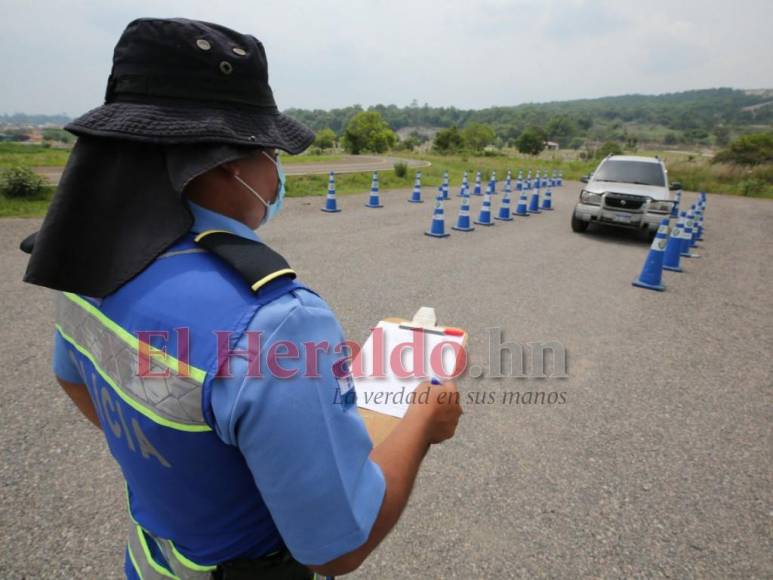 ¿En qué consiste el examen práctico para obtener la licencia de conducir?