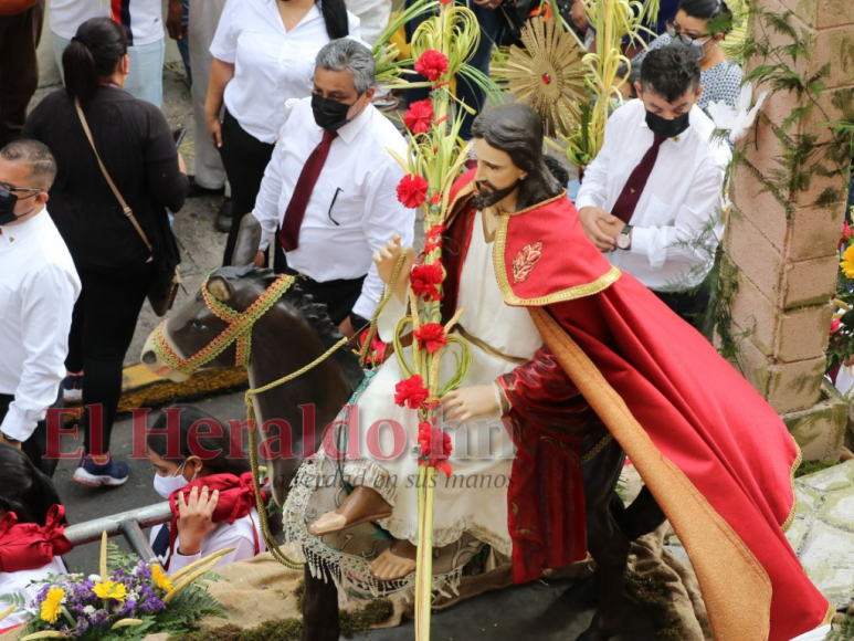 Renovación de la fe: católicos celebran el Domingo de Ramos en la capital