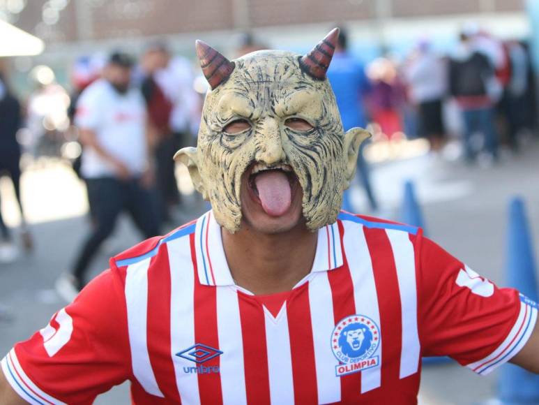 Enmascarados se roban el show previo a la final Olimpia vs Motagua