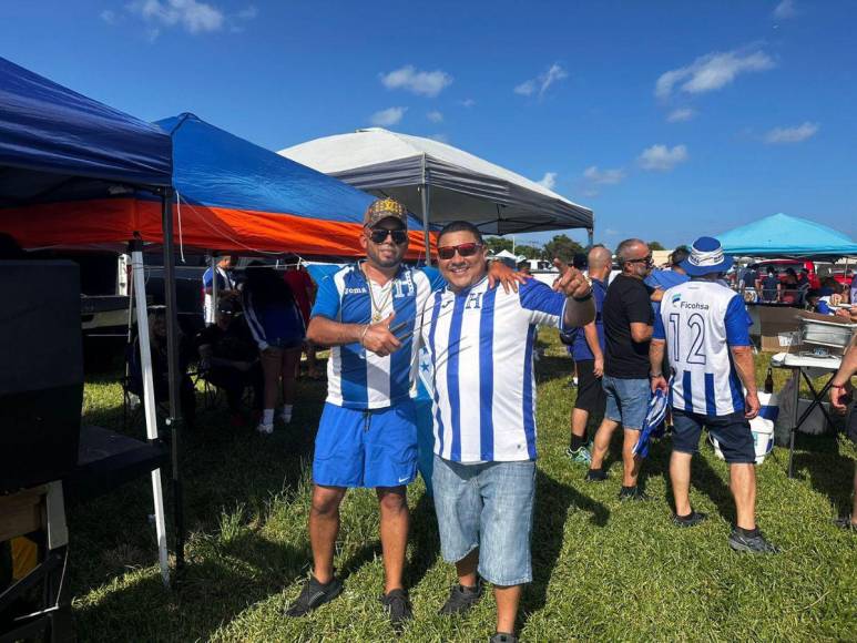 Fiesta catracha en Florida para el debut de Rueda en el Honduras vs Guatemala