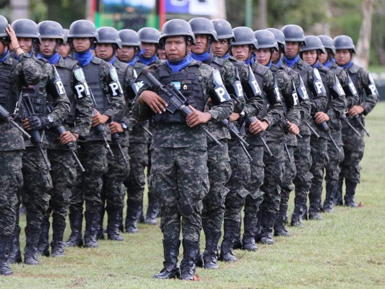 Conmemoran natalicio de Francisco Morazán con repaso a tropas en Día del Soldado hondureño