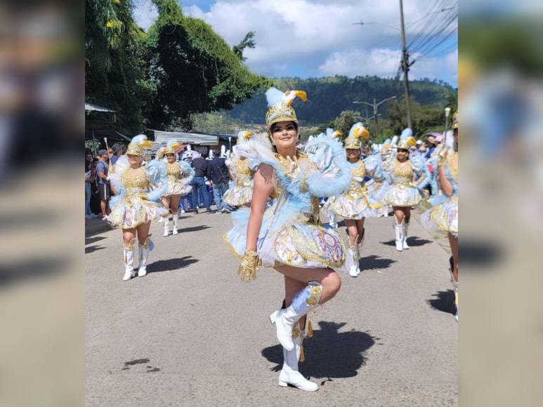 ¡Qué elegancia! Espectaculares palillonas del Instituto Cosme García de Danlí