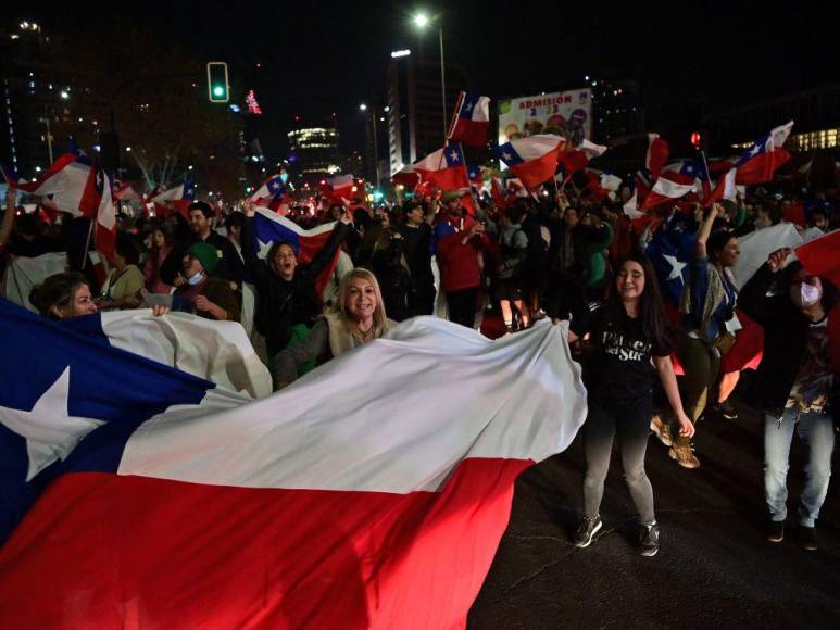 FOTOS: Chile celebra arrollador rechazo a nueva Constitución tras plebiscito de este domingo