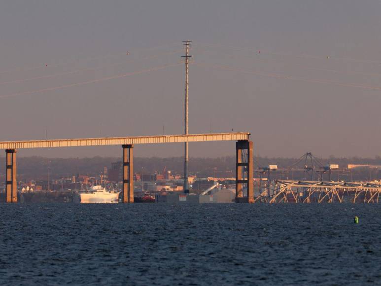 Lo que se sabe del choque de un barco contra el puente Francis Scott Key de Baltimore