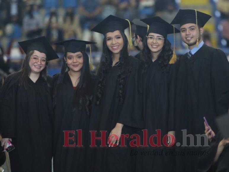 Con orgullo y emoción arrancó la segunda jornada de graduaciones de la UNAH