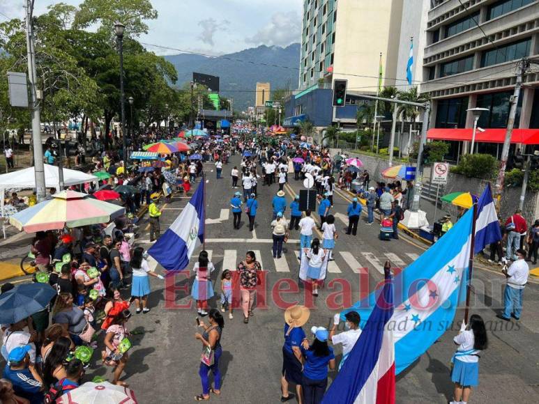 Fervor y algarabía en las fiestas de Independencia en la zona norte de Honduras (FOTOS)