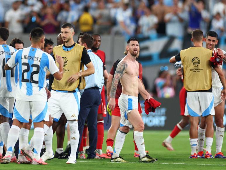 Festejo del “Dibu” y el gesto de Messi: así celebró Argentina el pase a la final