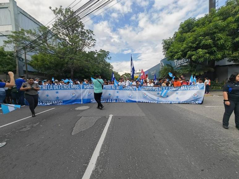 Oposición realiza quinta marcha “Por Honduras” en San Pedro Sula