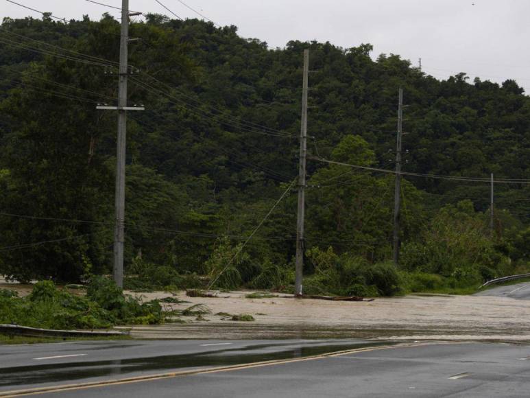 Huracán Ernesto azota Puerto Rico: Crisis eléctrica y refugios llenos