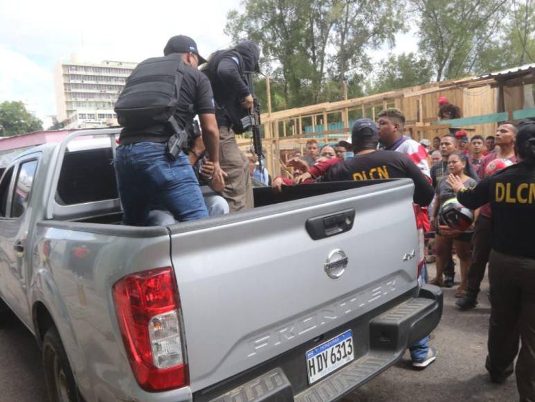 Allanamiento, capturas y un dramático intento de rescate: Lo que pasó en la primera avenida de Comayagüela