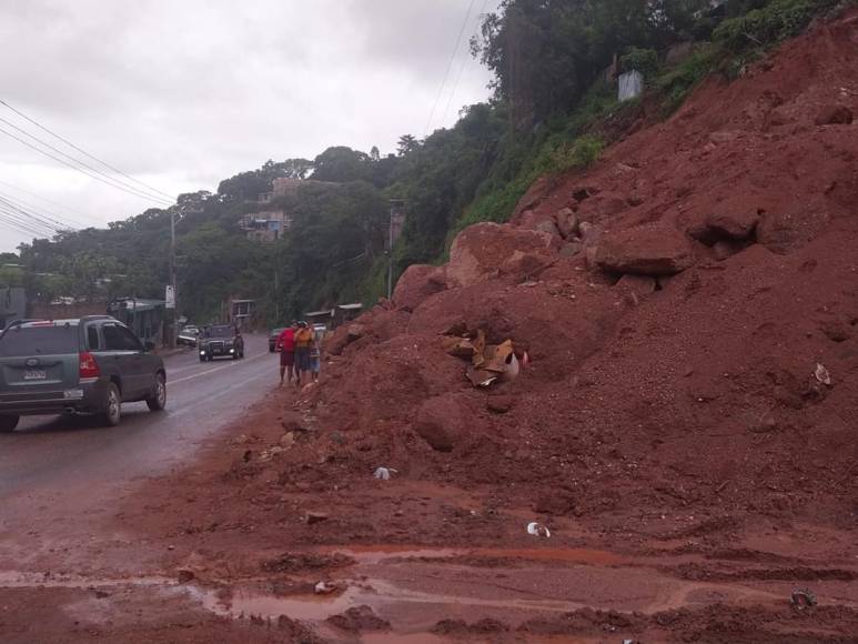 Sin avances en obras tras derrumbe en colonia Villa Nueva