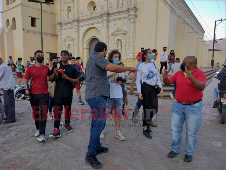 Luisito Comunica recorre Comayagua rodeado de fans (FOTOS)