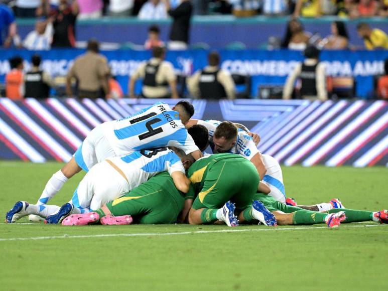 Abrazos y emotivas despedidas: el festejo de Argentina, bicampeón de Copa América