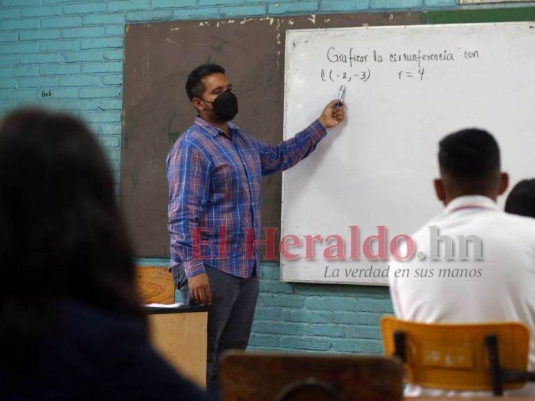 Así se vivió el retorno a clases presenciales en los centros educativos de la capital (Fotos)