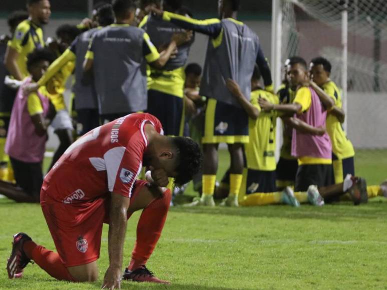 ¡Lágrimas y alegría! Emotiva celebración de Génesis por avanzar a semifinales