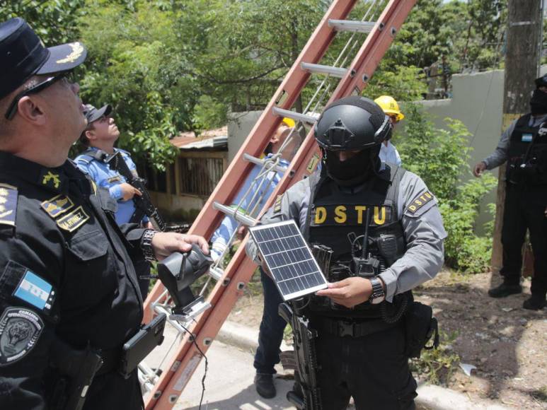 Desmantelan cámaras de vigilancia usadas por pandillas en colonia Villa Nueva