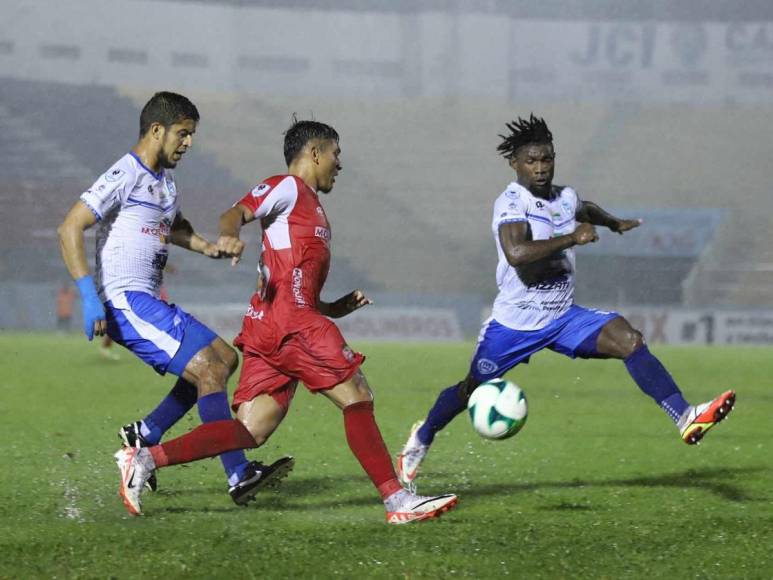 Lluvia, apagón y roja: fiascos del Victoria vs Real Sociedad