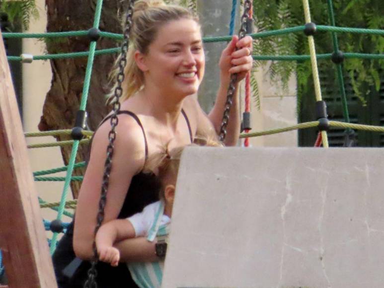 Así vive Amber Heard refugiada en España y con una nueva identidad