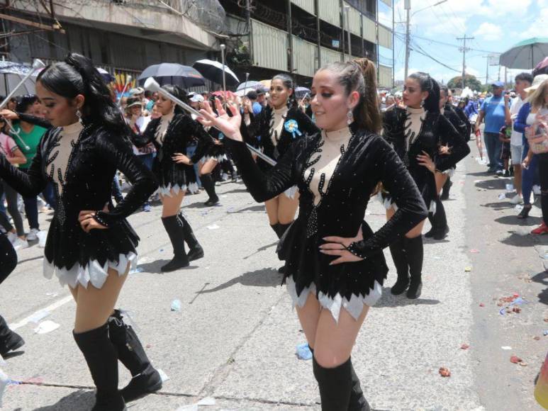 ¡Unas de las favoritas! Las bellas palillonas del Instituto Mixto Hibueras