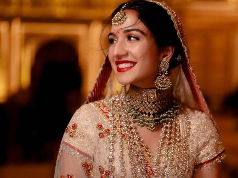 El vestido de novia lleno de tradiciones de Radhika Merchant