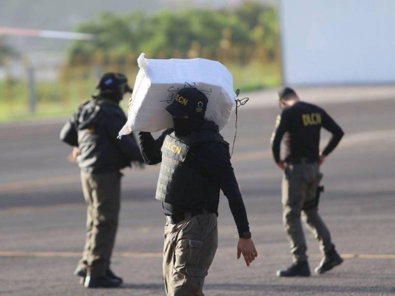 Así fue el traslado de cuatro toneladas de cocaína decomisadas en Caribe de Honduras