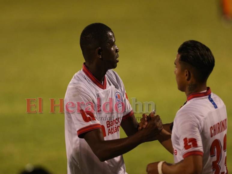 Ambiente, goles y color en el partido entre Olimpia y Lobos (Fotos)