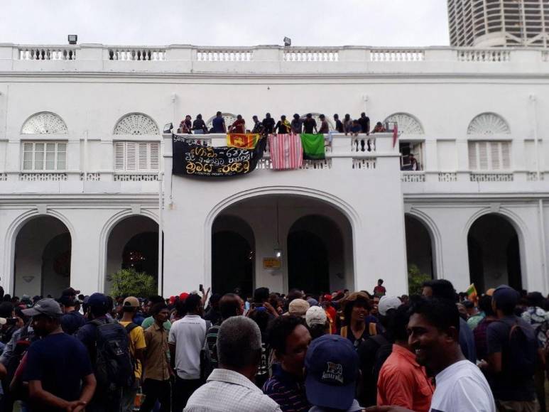 Así fue la irrupción de manifestantes en casa del presidente de Sri Lanka (Fotos)