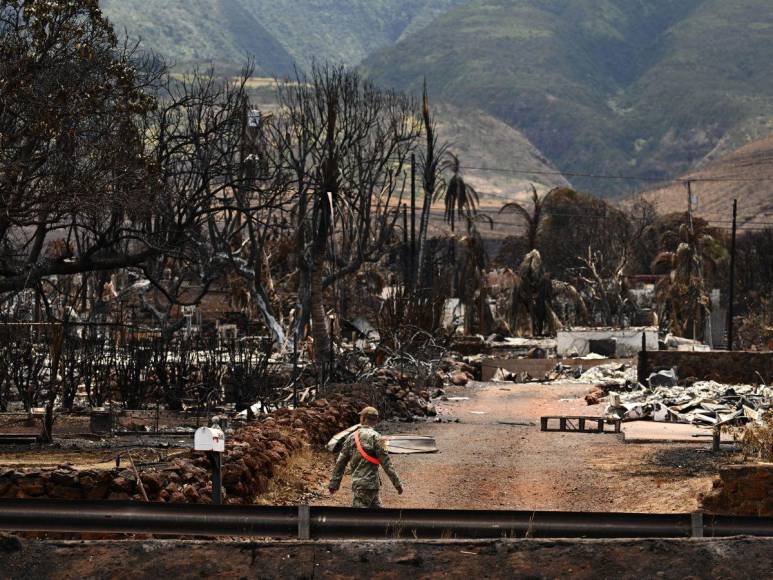 El misterio detrás la casa de techo rojo que sobrevivió a los incendios en Hawái