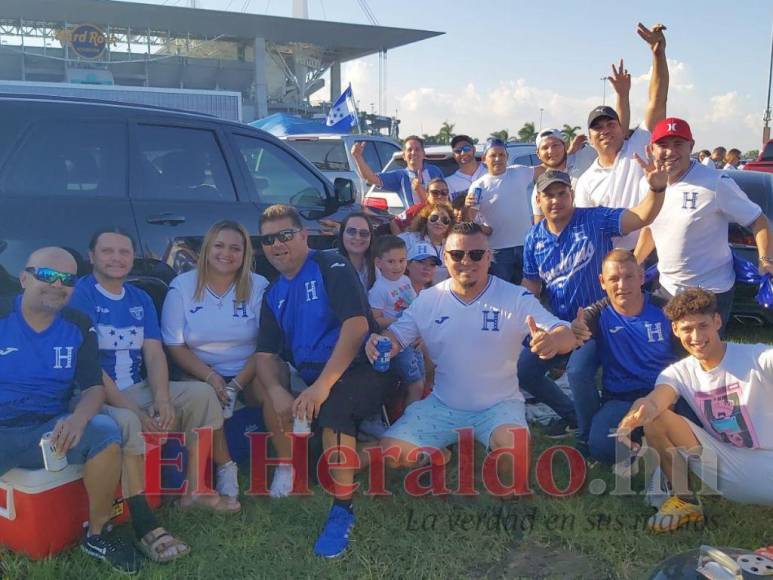 Ambientazo y emoción previo al partido de Honduras vs Argentina