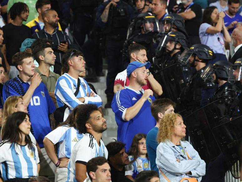 Así fue el zafarrancho entre Francia y Argentina tras el final del partido