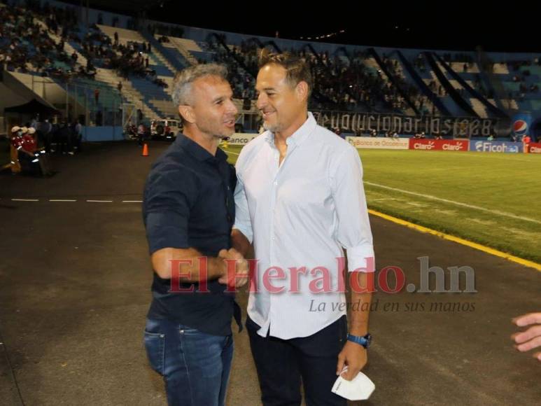 Zafarrancho, polémica y un emotivo saludo: Las imágenes que dejó el Motagua-Olimpia