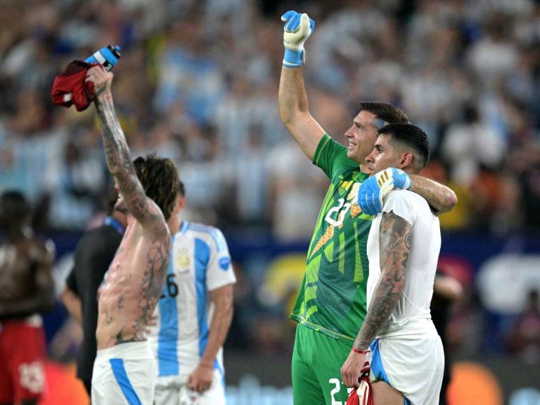 Festejo del “Dibu” y el gesto de Messi: así celebró Argentina el pase a la final