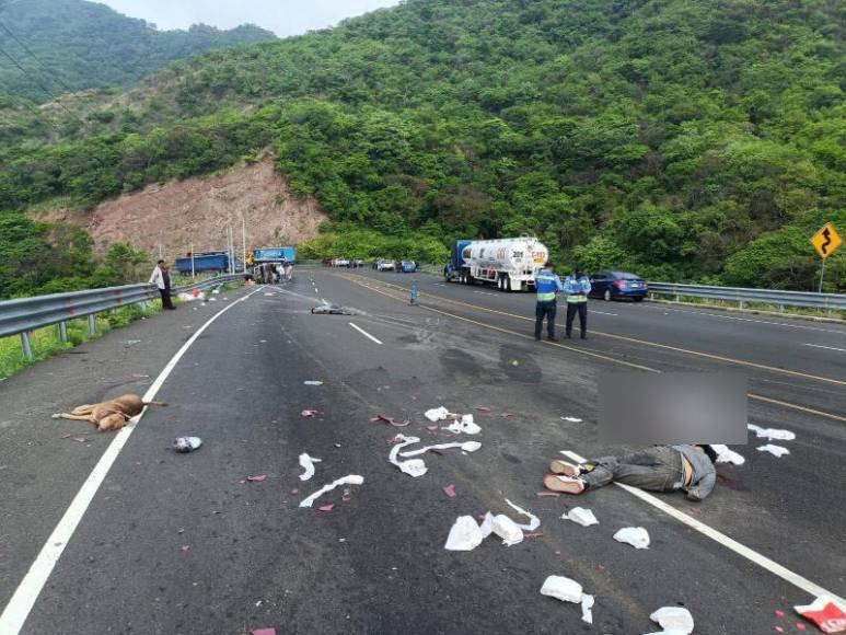 Las imágenes que dejó el accidente en el Canal Seco; hay 2 muertos