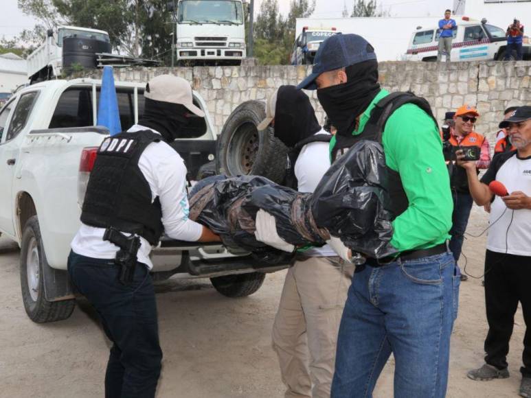 Así es por dentro la morgue móvil instalada en la capital; ya trasladaron primer cuerpo