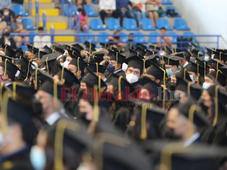 UNAH celebra primeras graduaciones con ceremonia tras dos años de pandemia (FOTOS)