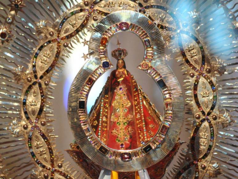 Aniversario Virgen de Suyapa: feligreses dan gracias por 277 años de milagros