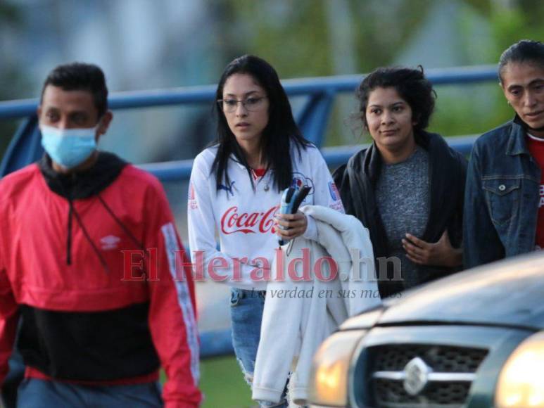 ¡Infierno blanco! Así se vive la previa del Olimpia-Municipal en el Chelato Uclés