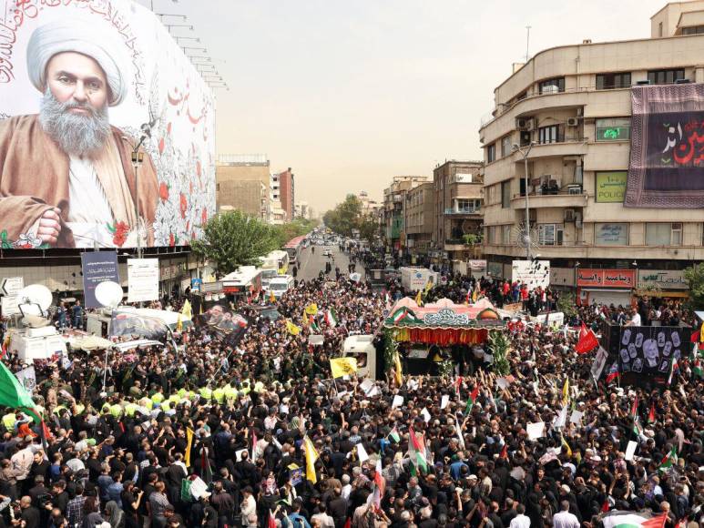 Gritos de venganza en el funeral del líder de Hamás, Irán y sus aliados preparan su respuesta