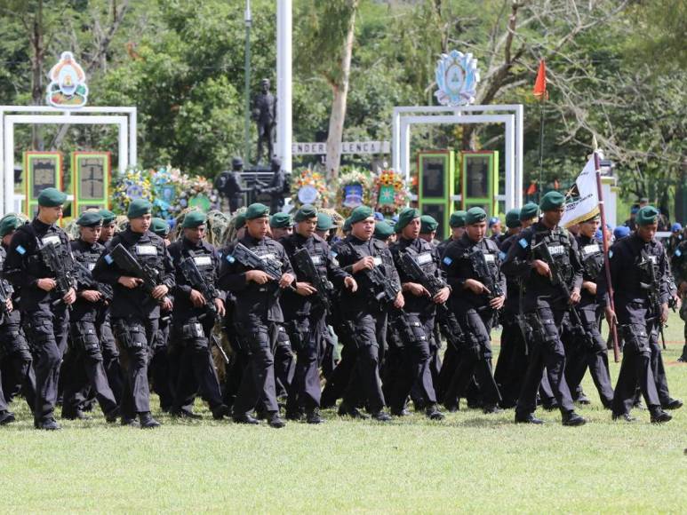 Conmemoran natalicio de Francisco Morazán con repaso a tropas en Día del Soldado hondureño