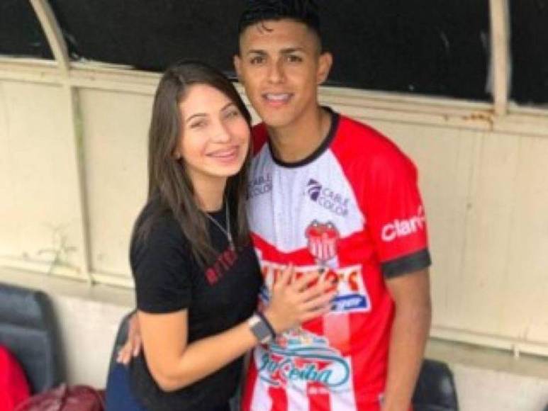 Annie Córdova, la bella novia de Luis Palma que roba miradas en el partido de la H