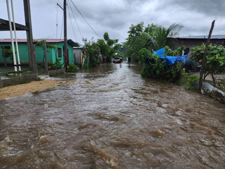 Un muerto, evacuaciones y múltiples inundaciones: Choloma vuelve a estar en riesgo por Julia