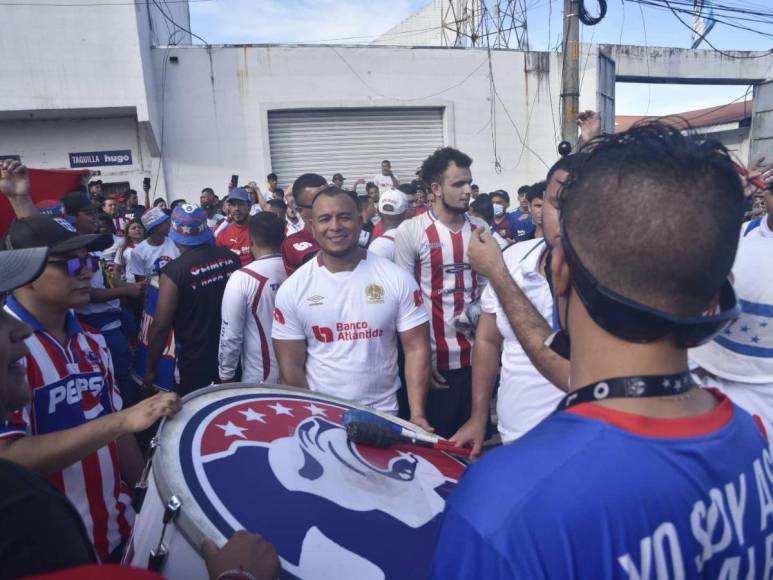 ¡Fiesta merengue! El Morazán se viste de blanco para el clásico Olimpia-Motagua