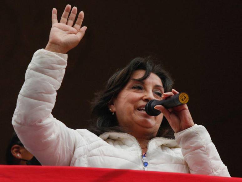 ¿Quién es Dina Boluarte, la nueva presidenta de Perú tras destitución de Pedro Castillo?